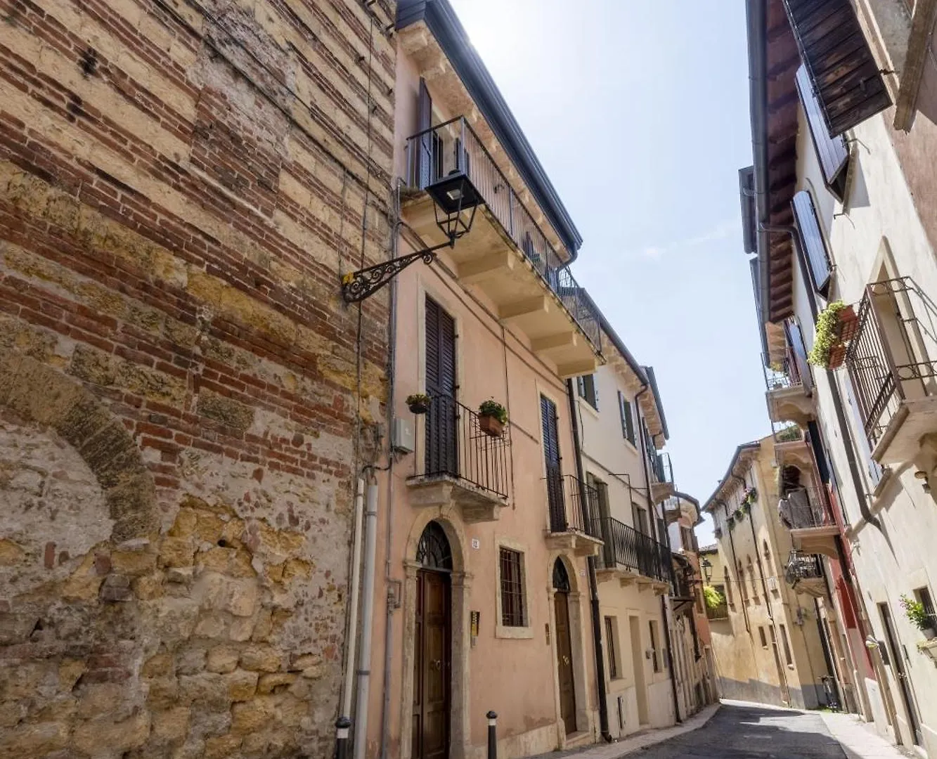 L'Ultima Rosa - Verona Italia
